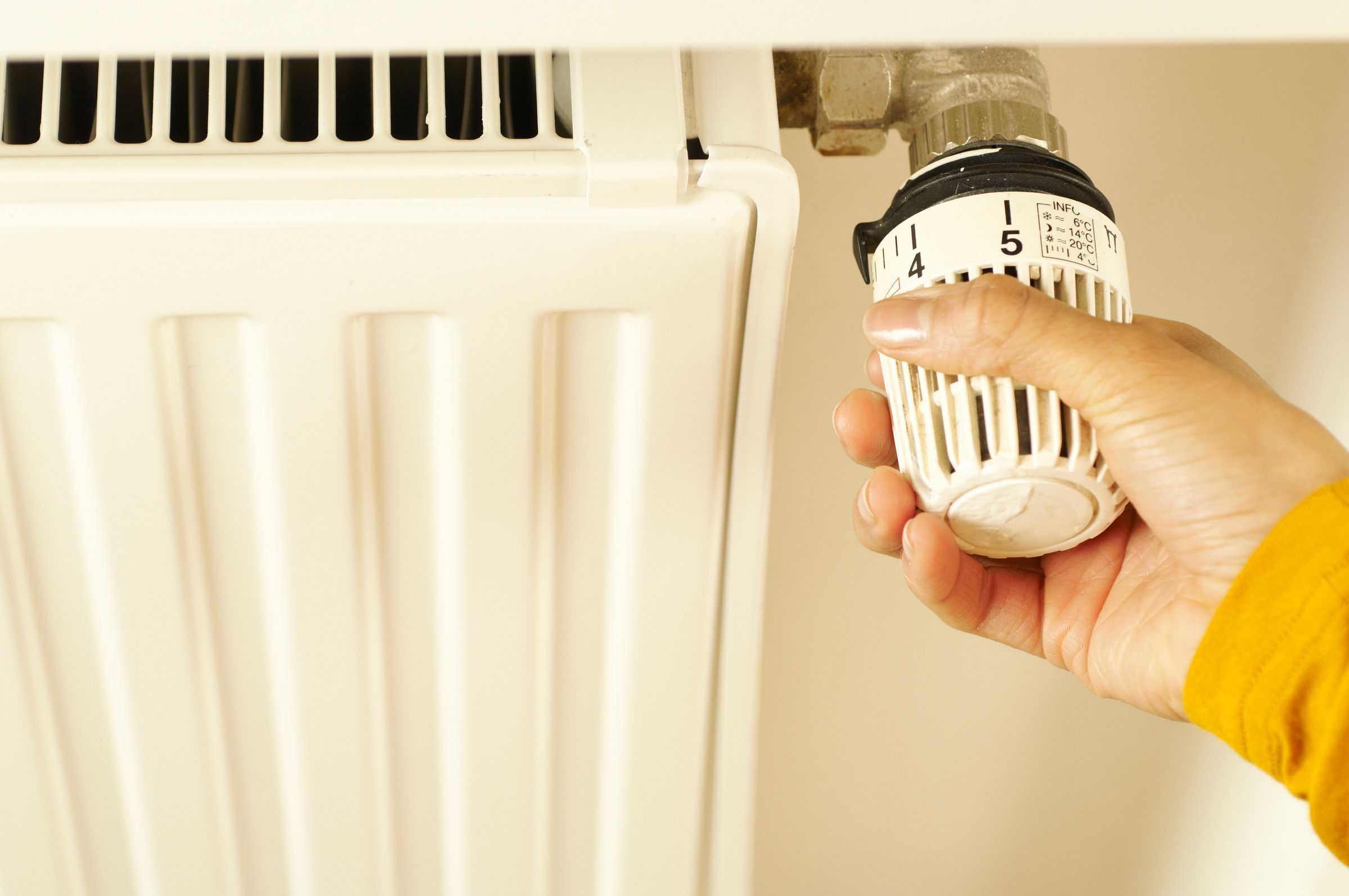 Réglage du robinet thermostatique d’un radiateur